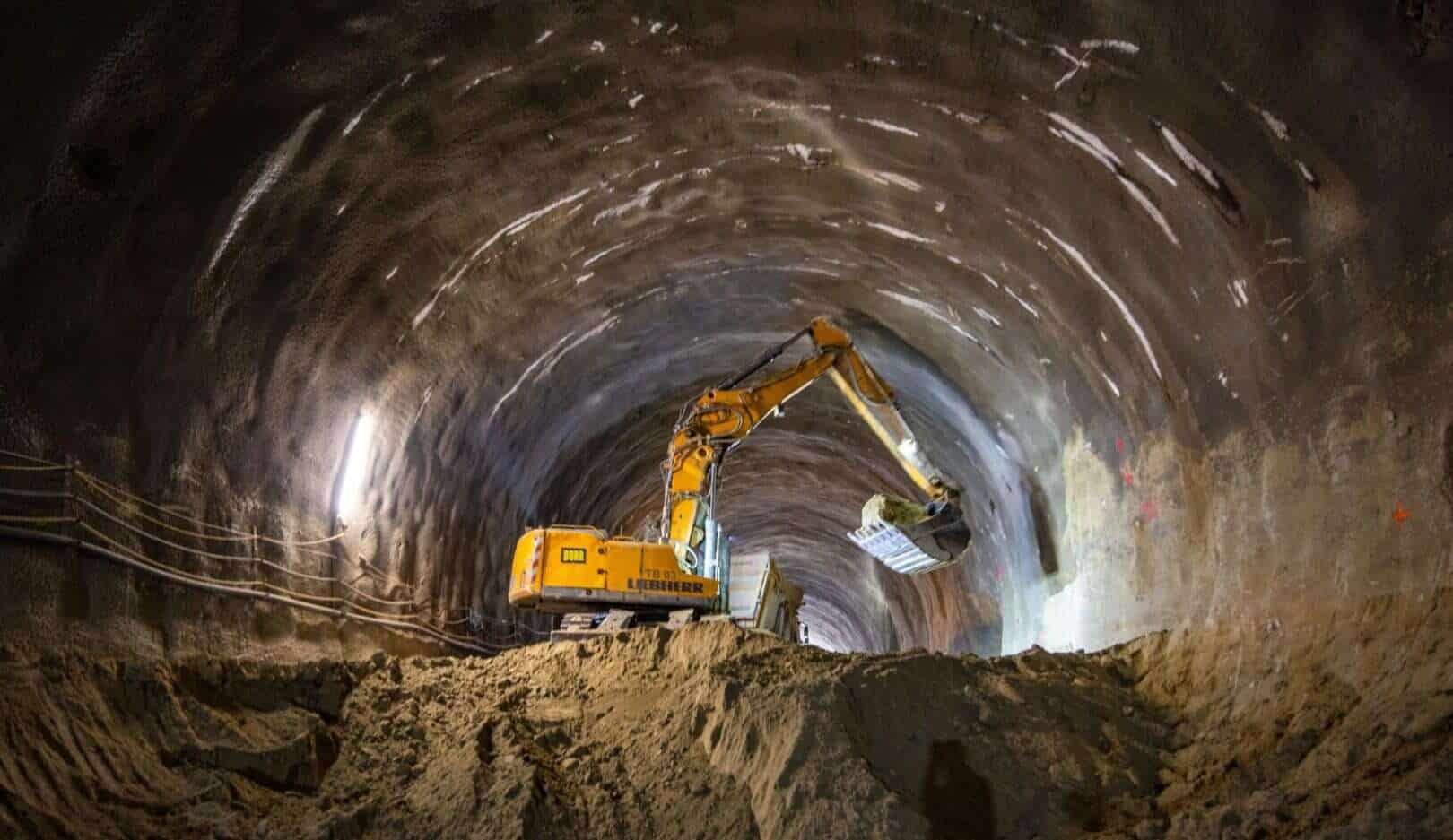 Primul tunel de autostradă din România va fi deschis în august pe A1 Sibiu–Pitești. Trecerea Carpaților, obiectiv pentru 2029