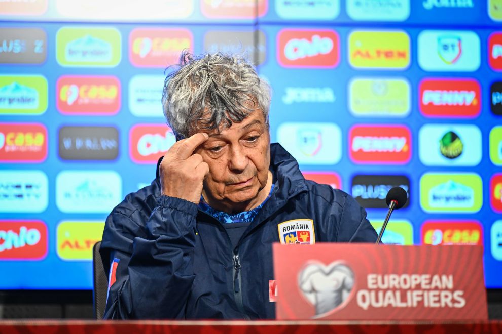 Lui Mircea Lucescu i s-a făcut rău în cantonamentul României! UPDATE FRF: „Selecționerul, stabilizat după intervenția promptă a personalului medical” Lui Mircea Lucescu i s-a făcut rău în cantonamentul României! UPDATE FRF: „Selecționerul, stabilizat după intervenția promptă a personalului medical”