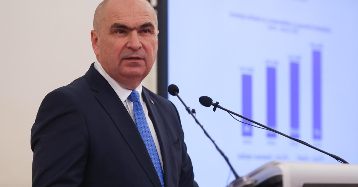 Bolojan anunță măsuri pentru scăderea prețurilor la pompă. Acciza la motorină, prima vizată de ieftinire