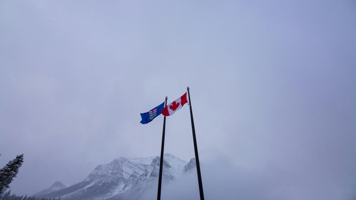 Forfotă în Alberta, pe măsură ce mișcarea separatistă capătă susținere. Ce spune ultimul sondaj despre sprijinul independenței față de Canada