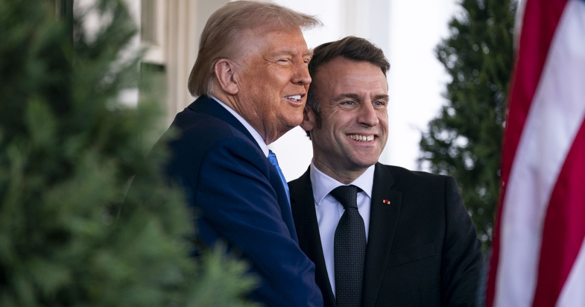 Trump îl ironizează pe Macron după o discuție telefonică: „Soția sa îl tratează foarte rău” Trump îl ironizează pe Macron după o discuție telefonică: „Soția sa îl tratează foarte rău”