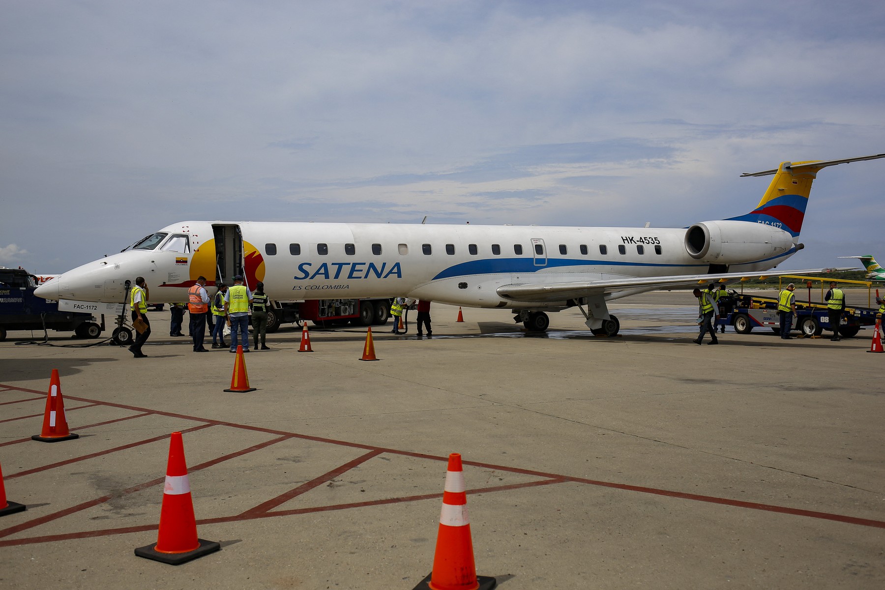 Avion prăbușit într-o regiune montană cunoscută pentru plantațiile de coca. 15 oameni, printre care și un politician, au murit Avion prăbușit într-o regiune montană cunoscută pentru plantațiile de coca. 15 oameni, printre care și un politician, au murit