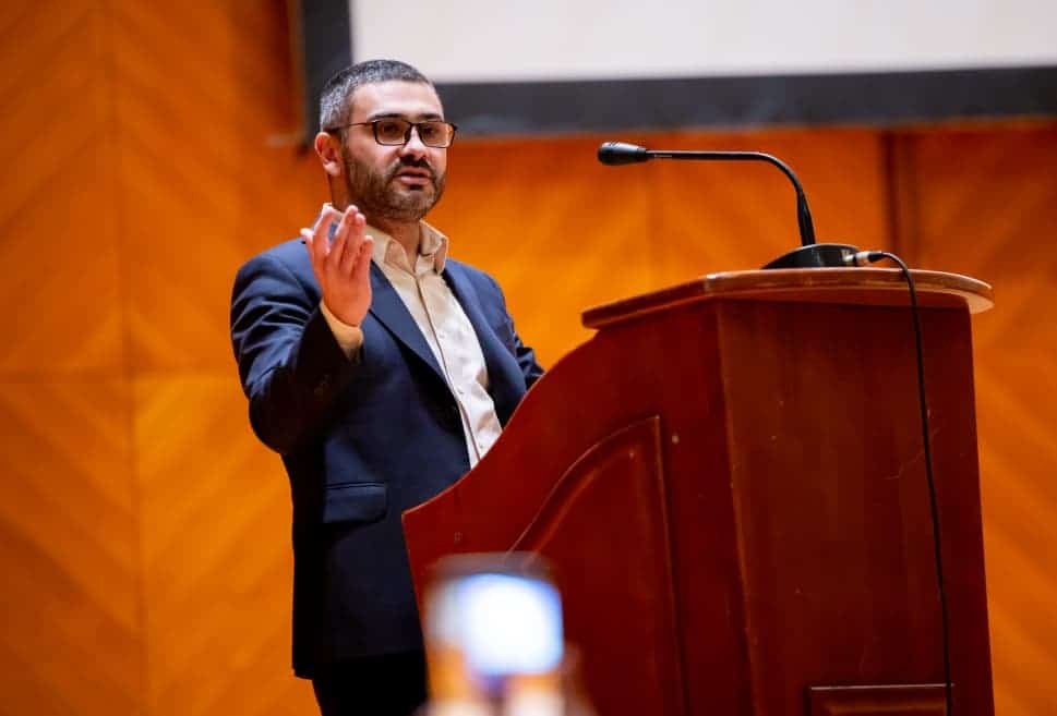 Ministrul Muncii: ”Nu dăm oameni afară!” Florin Manole a anunțat că va face o propunere de reorganizare fără concedieri Ministrul Muncii: ”Nu dăm oameni afară!” Florin Manole a anunțat că va face o propunere de reorganizare fără concedieri