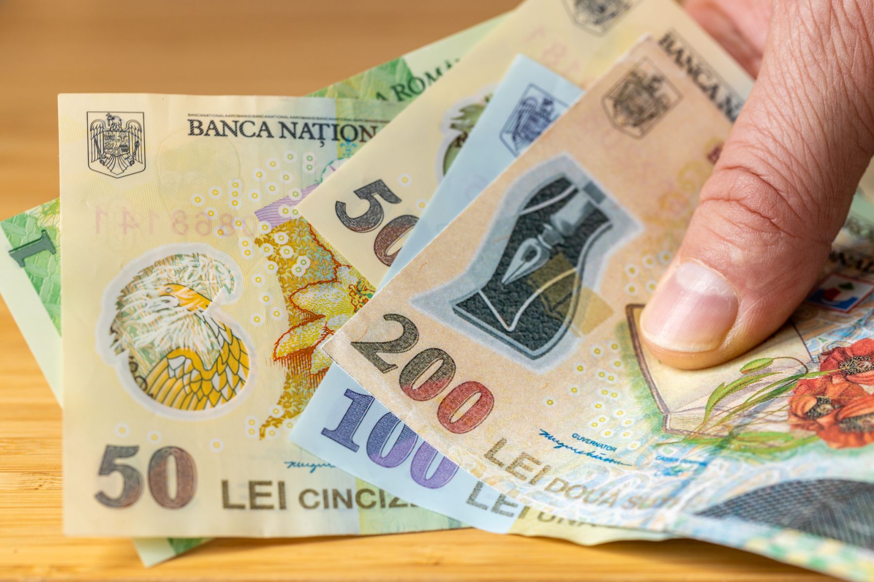 Câți români au încasat pensie specială în februarie. Cea mai mare pensie medie de serviciu: peste 25.000 de lei Câți români au încasat pensie specială în februarie. Cea mai mare pensie medie de serviciu: peste 25.000 de lei