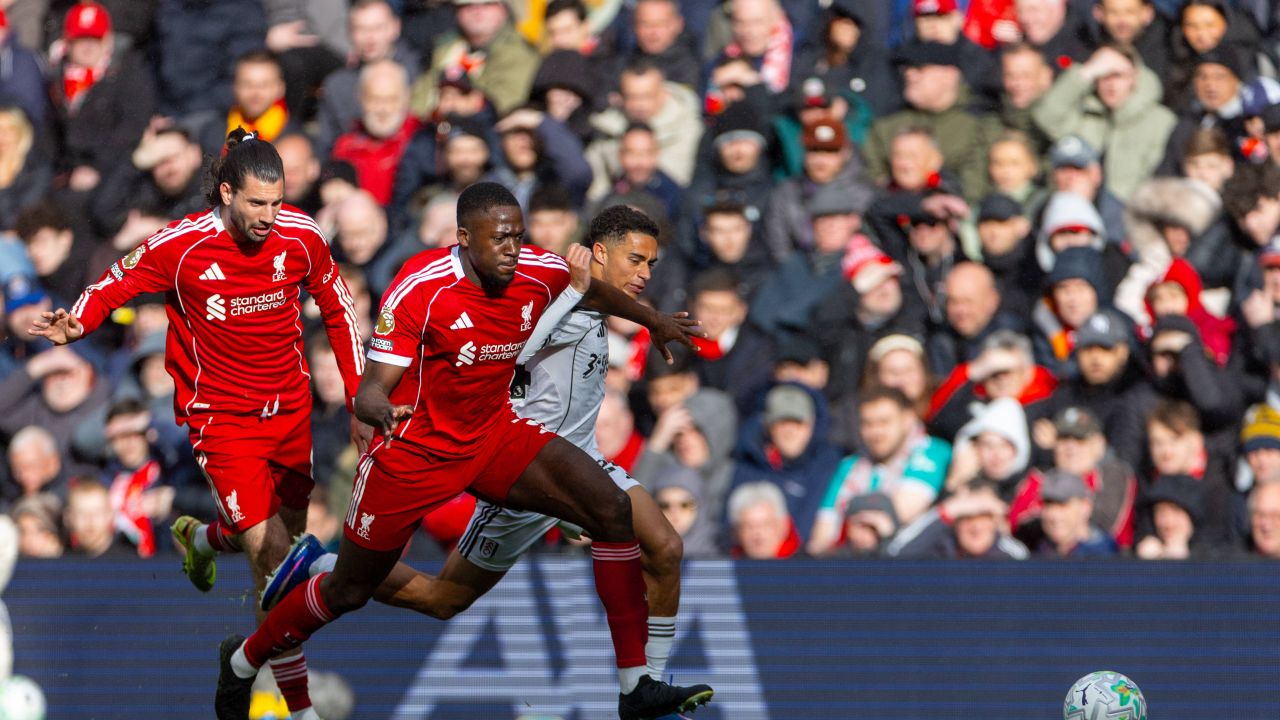 Liverpool – Fulham 2-0, în direct pe VOYO acum! Gol elegant pentru Salah Liverpool – Fulham 2-0, în direct pe VOYO acum! Gol elegant pentru Salah