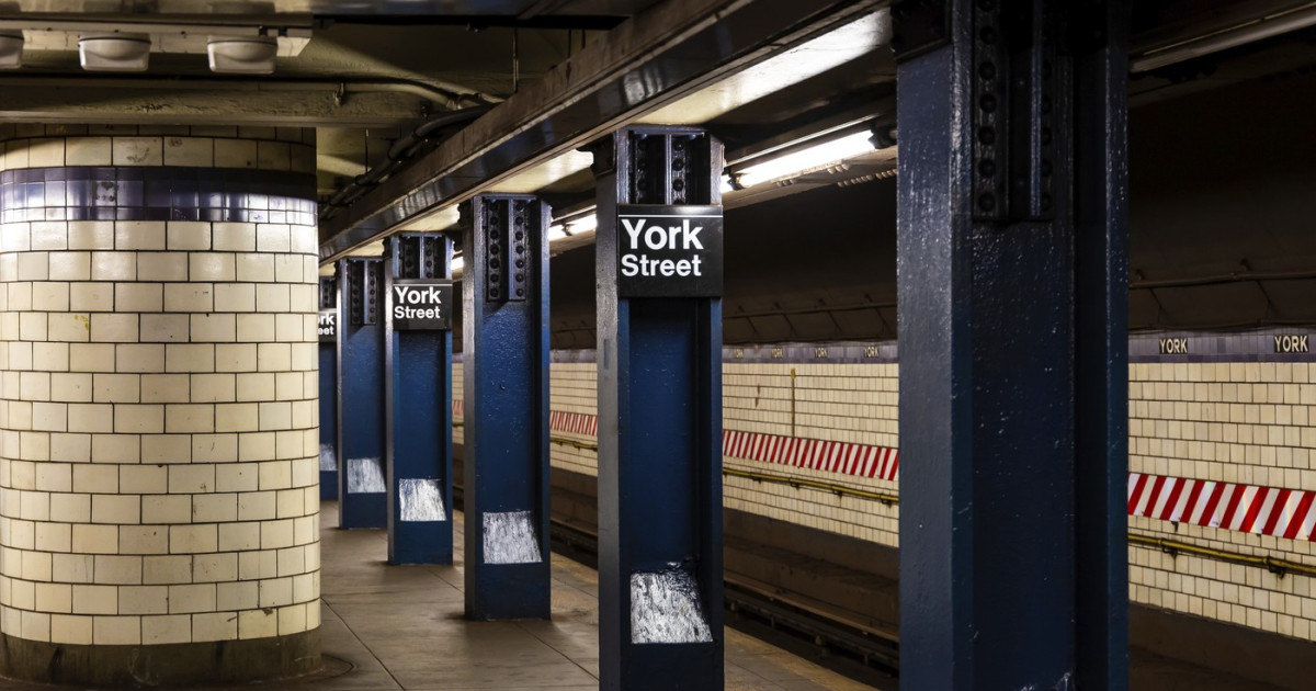 SUA: Poliţia a împuşcat mortal un bărbat care a înjunghiat trei persoane la metroul din New York SUA: Poliţia a împuşcat mortal un bărbat care a înjunghiat trei persoane la metroul din New York