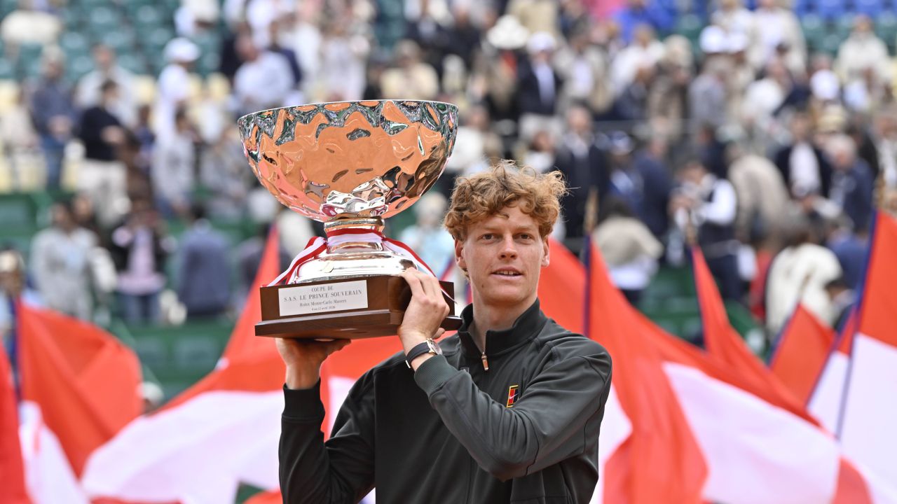 Impecabil! Sinner l-a învins pe Alcaraz în finala turneului de la Monte Carlo și redevine numărul unu mondial