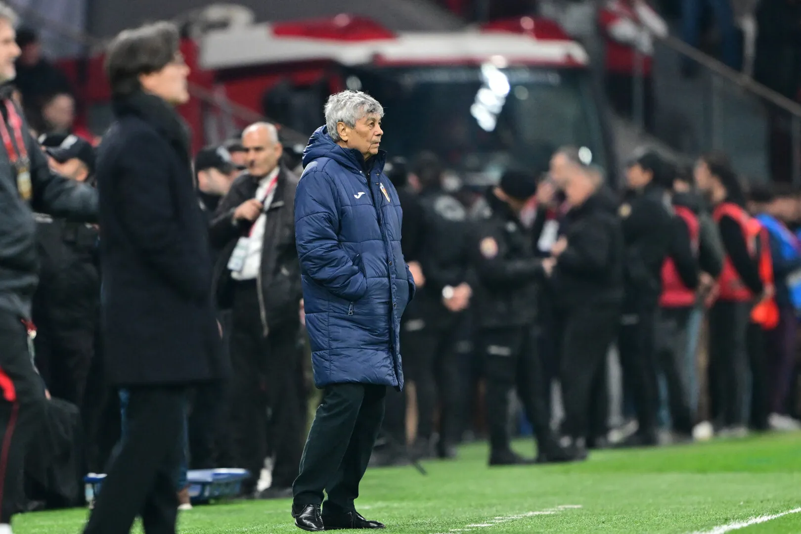 FRF a anunțat plecarea lui Mircea Lucescu de la naționala României: ‘Aflați în curând cine va fi. Să-i mulțumim lui nea Mircea’