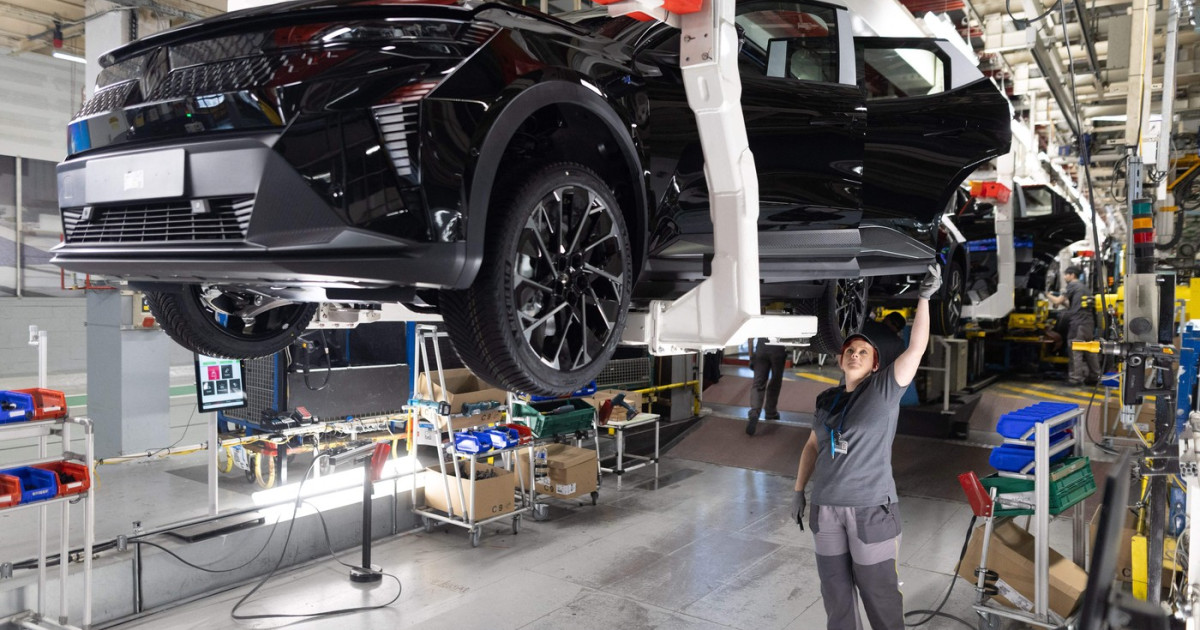 Renault va concedia până la 20% din angajații săi în domeniul ingineriei în următorii 2 ani Renault va concedia până la 20% din angajații săi în domeniul ingineriei în următorii 2 ani