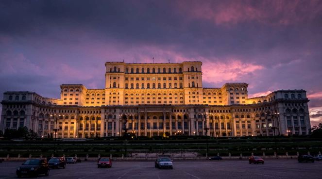 Palatul Parlamentului va fi iluminat în galben pentru marcarea Lunii endometriozei Palatul Parlamentului va fi iluminat în galben pentru marcarea Lunii endometriozei