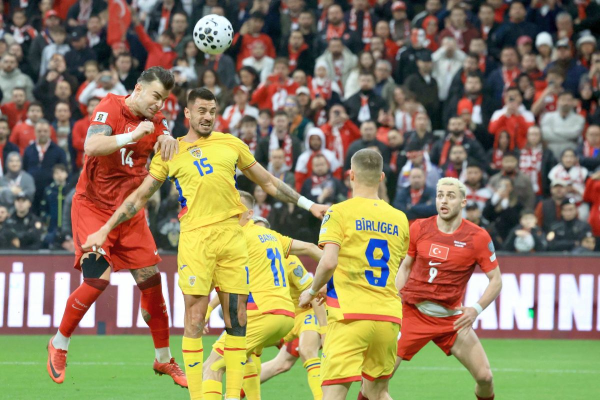 Le-a „citit” viitorul » Trei titulari, OUT de la naționala României?! Le-a „citit” viitorul » Trei titulari, OUT de la naționala României?!