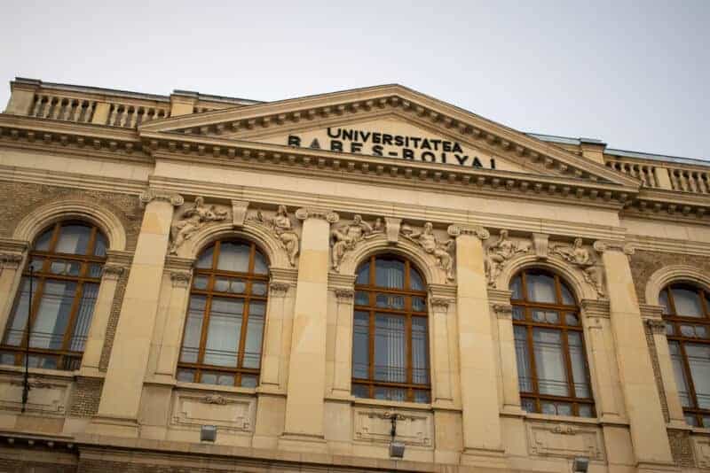 UBB majorează taxele în etape. Dar nu vor depăși 6.500 de lei UBB majorează taxele în etape. Dar nu vor depăși 6.500 de lei
