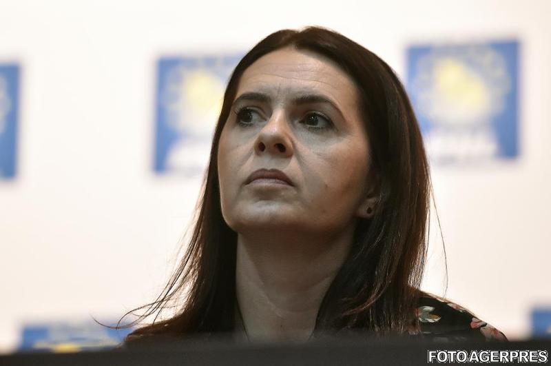 Șefa TVR se plânge că are salariul prea mare. „Înmulțiți cu 10,5” Șefa TVR se plânge că are salariul prea mare. „Înmulțiți cu 10,5”