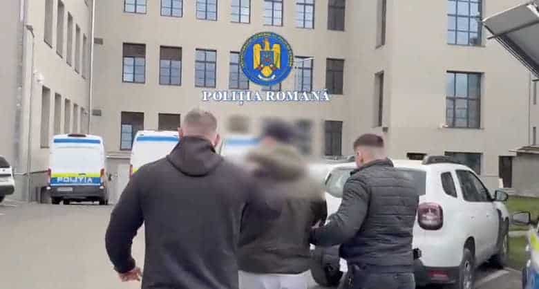 VIDEO. Tânăr din Turda, urmărit internațional pentru trafic de droguri de mare risc, prins pe Aeroportul Cluj-Napoca VIDEO. Tânăr din Turda, urmărit internațional pentru trafic de droguri de mare risc, prins pe Aeroportul Cluj-Napoca