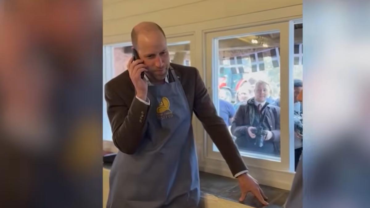 Prințul William a încurcat o comandă la telefon și a stârnit hohote de râs Prințul William a încurcat o comandă la telefon și a stârnit hohote de râs