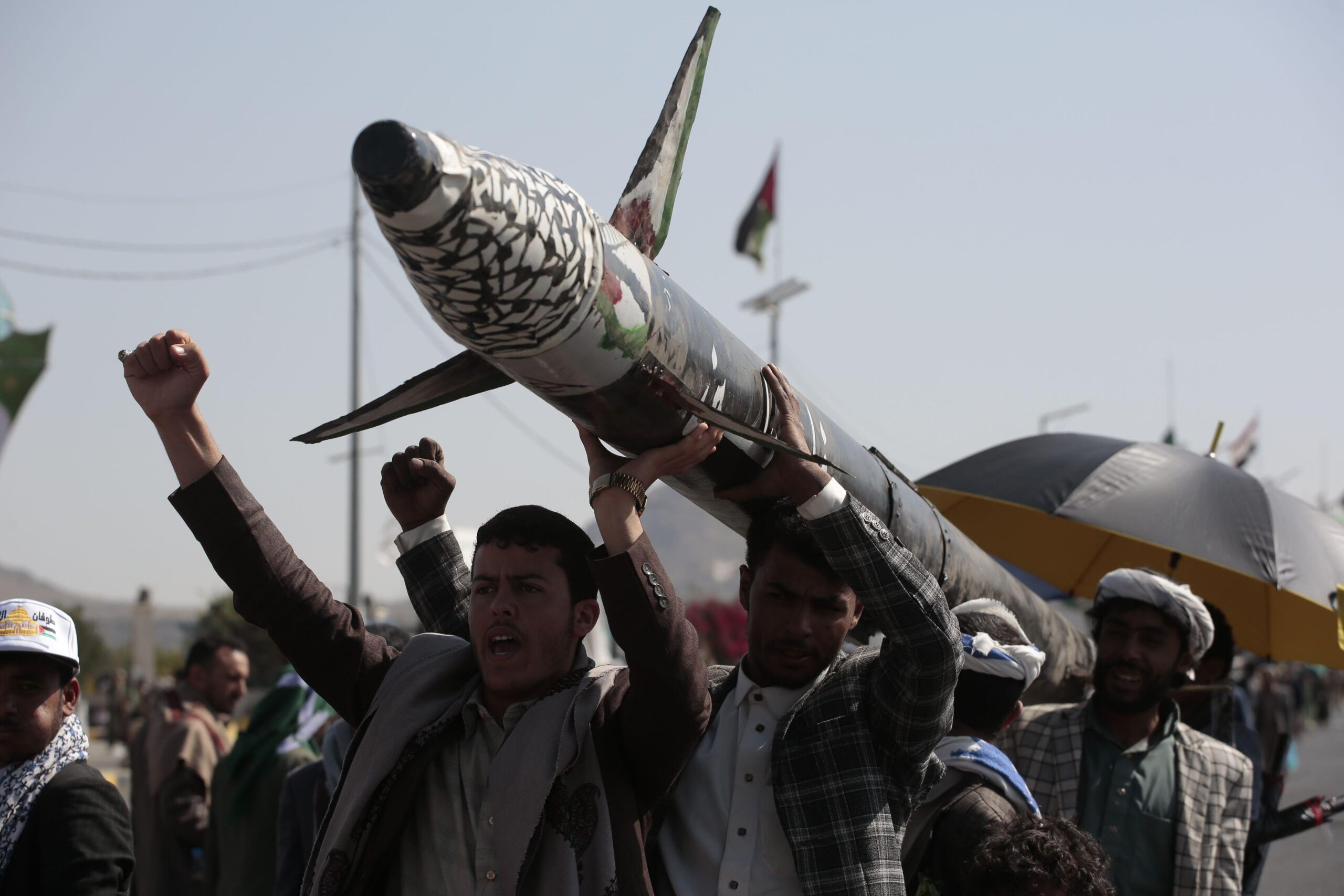 Premieră în războiul din Orientul Mijlociu: Israelul spune că a detectat o lansare de rachetă din Yemen după ce houthi au amenințat că intră în conflict Premieră în războiul din Orientul Mijlociu: Israelul spune că a detectat o lansare de rachetă din Yemen după ce houthi au amenințat că intră în conflict