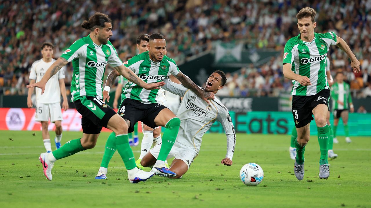 Real Madrid, KO în lupta pentru titlu la ultima fază cu Betis! Clasamentul din La Liga Real Madrid, KO în lupta pentru titlu la ultima fază cu Betis! Clasamentul din La Liga