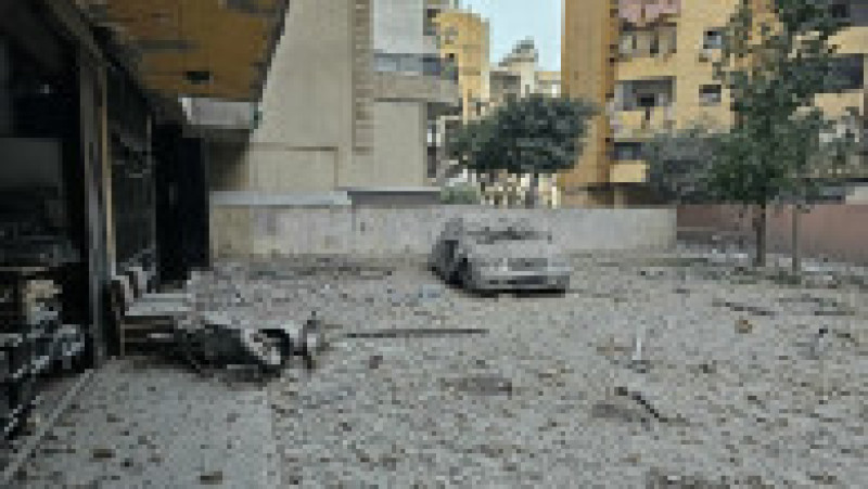 Această fotografie ilustrează pagubele produse &icirc;n urma unui atac aerian israelian &icirc;n cartierul Haret Hreik din suburbiile sudice ale Beirutului, pe 4 aprilie 2026. Foto: AFP / Profimedia | Poza 3 din 9