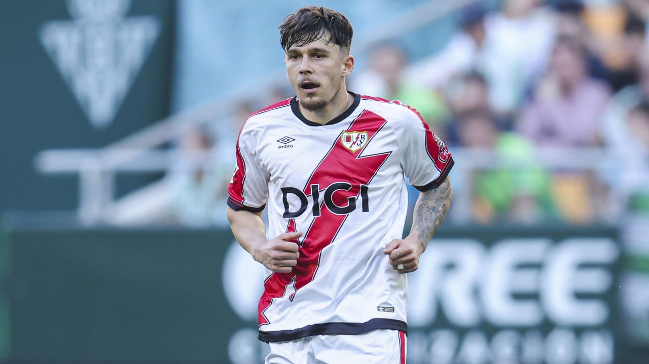 Andrei Rațiu, la înălțime în Rayo Vallecano