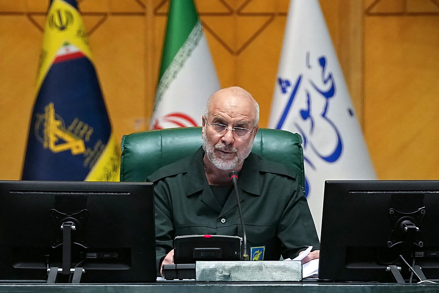 „Ne pare rău, stoc epuizat”: Iranul ironizează planul SUA de a scoate pe piață petrolul blocat pe mare