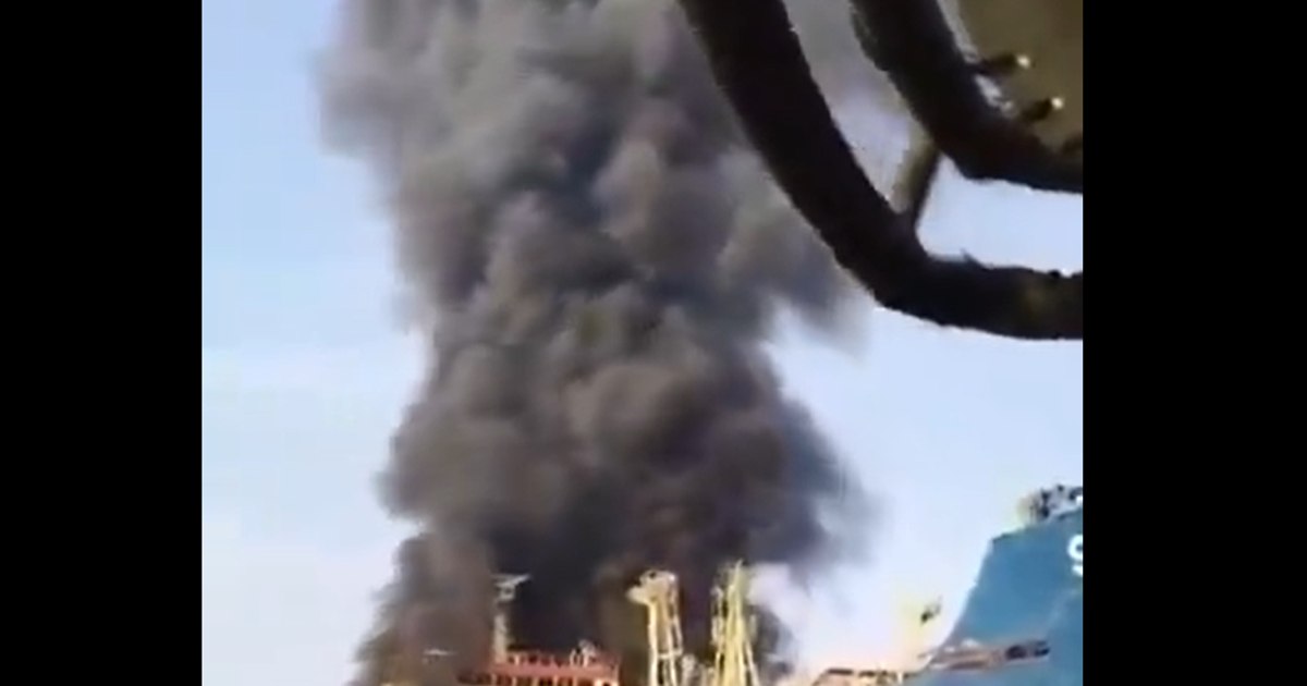 Petrolier atacat în Strâmtoarea Ormuz. Patru marinari au fost răniți