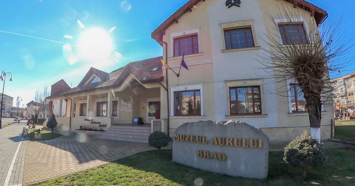 Muzee unicat ale aurului, cărbunelui și fierului. Se află în județul unde 100.000 de oameni munceau în industrie