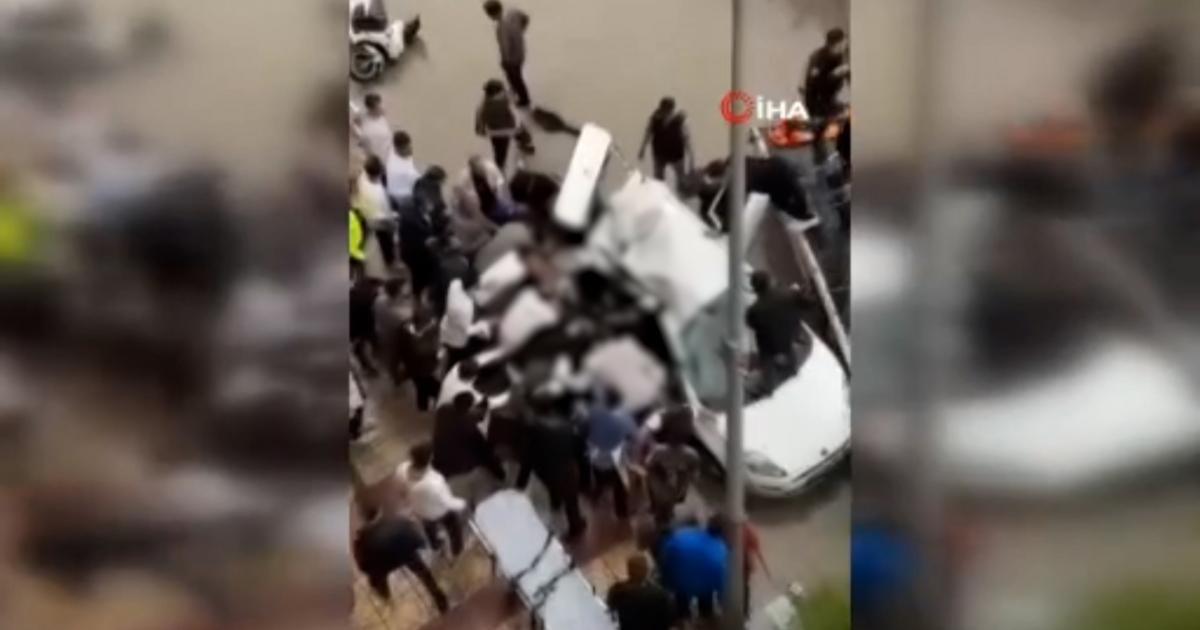 S-a oprit să treacă ploaia, dar nu a mai ajuns acasă: o femeie a fost ucisă de furtună în Turcia
