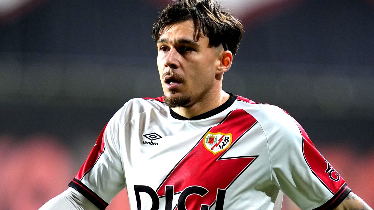 Rayo Vallecano i-a stabilit prețul lui Andrei Rațiu! Anunțul venit înainte de semifinala Conference League Rayo Vallecano i-a stabilit prețul lui Andrei Rațiu! Anunțul venit înainte de semifinala Conference League