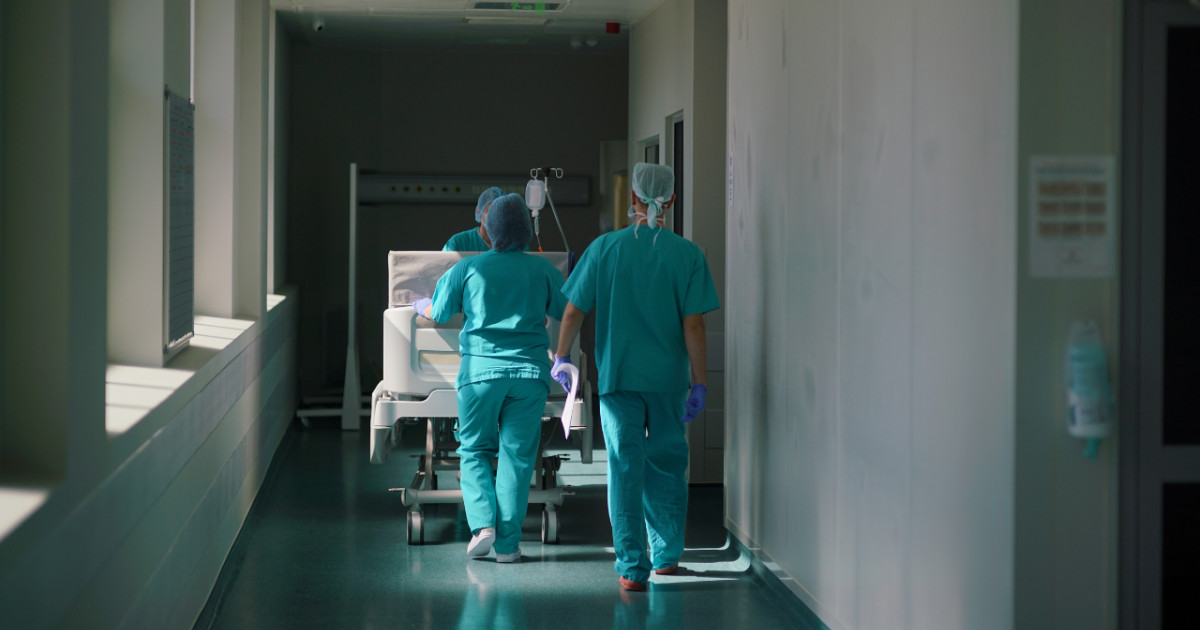Când teama lasă loc încrederii: povestea unei paciente cu fibrom uterin mare și rolul esențial al unei abordări umane