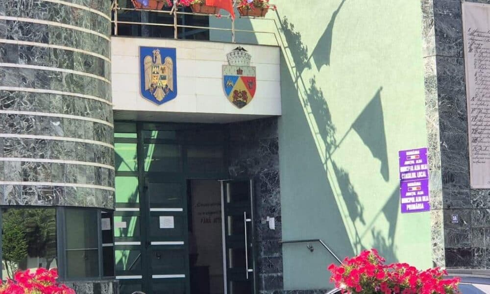 Autoturism de lux, ridicat de Primăria Alba Iulia, de pe spațiul public, ca vehicul abandonat. Care este procedura de recuperare