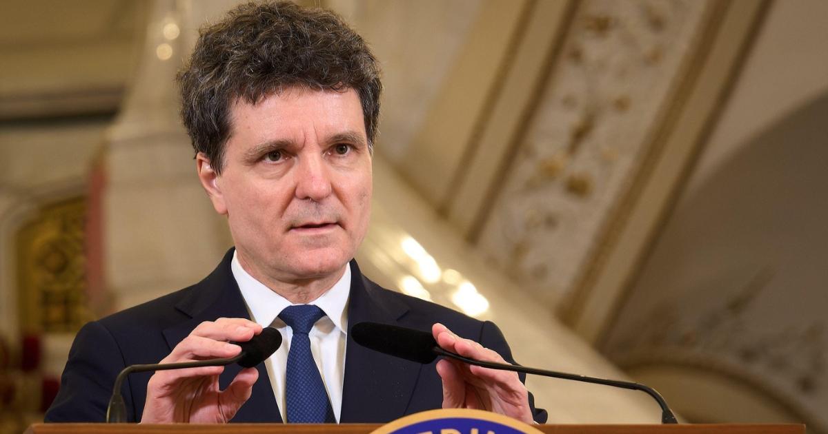 Nicuşor Dan spune că criza politică se va rezolva „destul de rapid” şi exclude varianta alegerilor anticipate