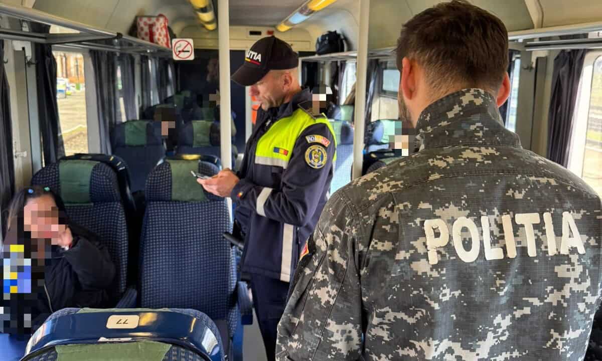 FOTO: Acțiune a polițiștilor din Alba pentru siguranța cetățenilor în trenuri, stații și trecerile la nivel cu calea ferată