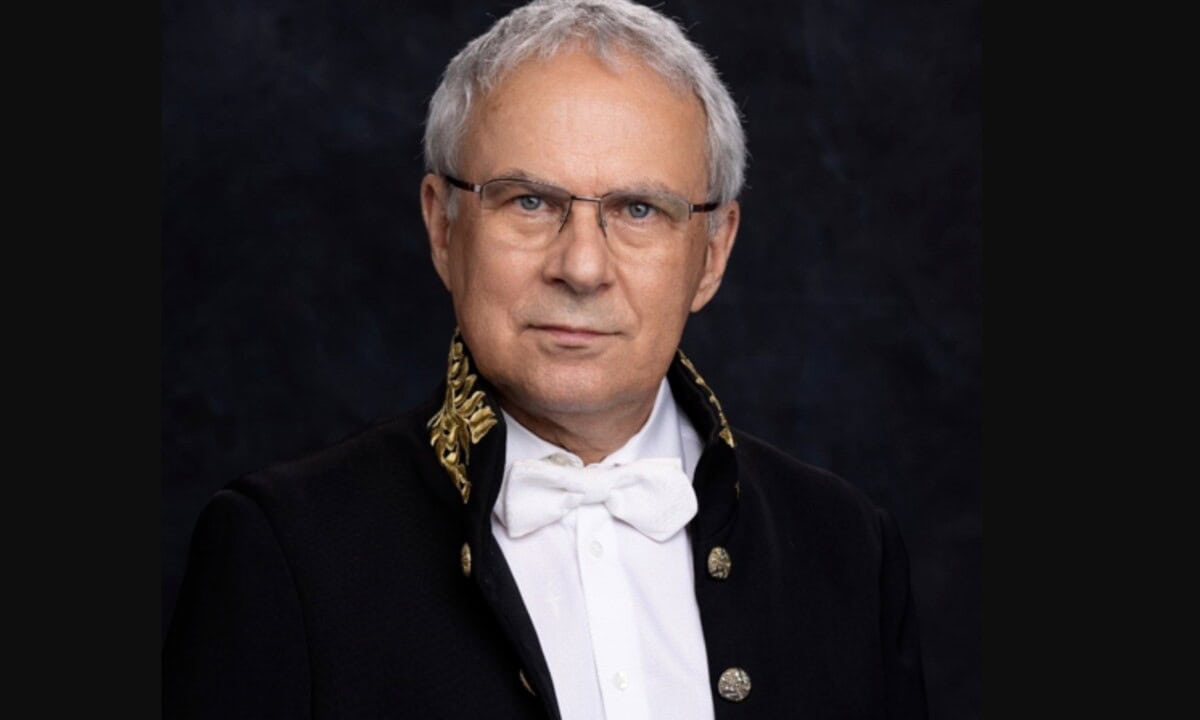 Marius Andruh a fost ales președinte al Academiei Române în locul lui Ioan Aurel Pop. Este un chimist de renume