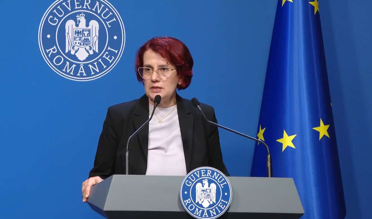 VIDEO: Guvernul a aprobat reducerea accizei la motorină cu 30 de bani pe litru. Când va intra în vigoare VIDEO: Guvernul a aprobat reducerea accizei la motorină cu 30 de bani pe litru. Când va intra în vigoare