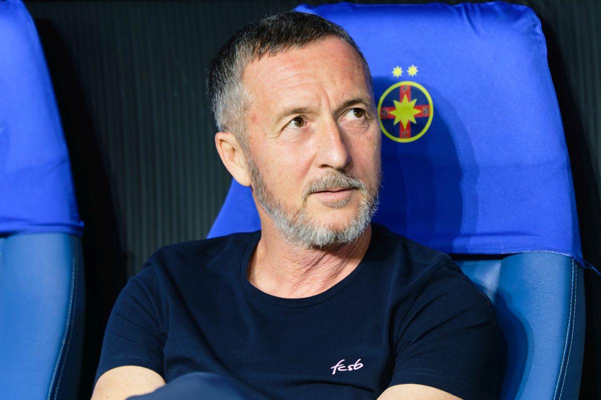 Mihai Stoica avertizează înainte de barajul cu Botoșani: „Toată lumea vorbește de Dinamo” Mihai Stoica avertizează înainte de barajul cu Botoșani: „Toată lumea vorbește de Dinamo”
