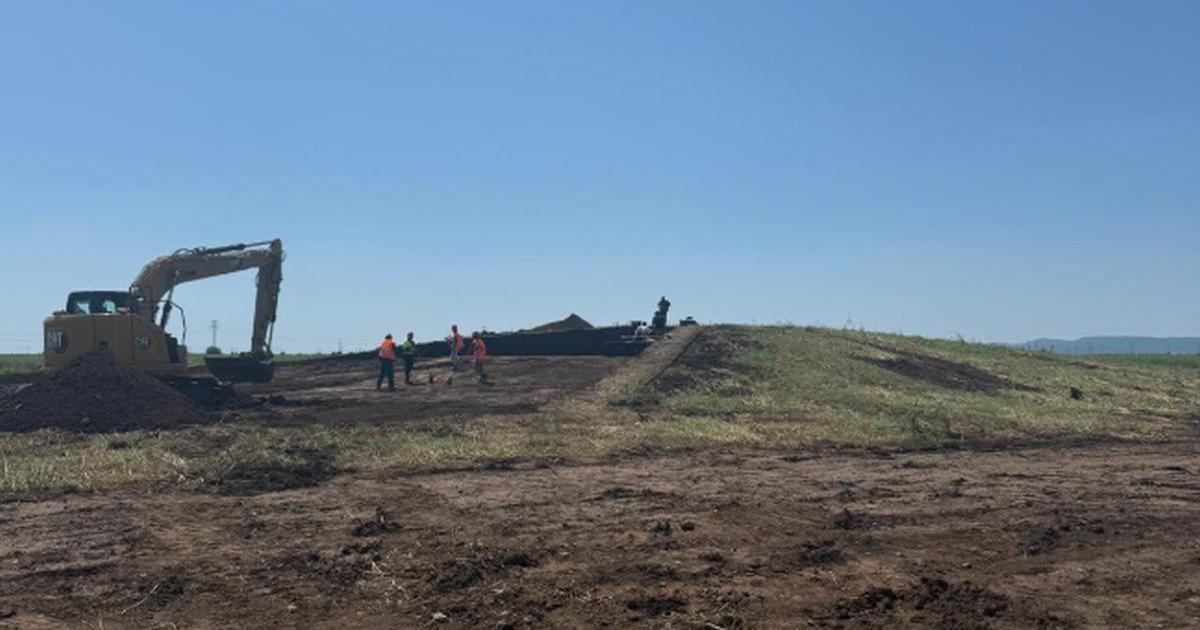 Mormânt vechi de 5.000 de ani, descoperit pe șantierul pasajului de la Băicoi Mormânt vechi de 5.000 de ani, descoperit pe șantierul pasajului de la Băicoi