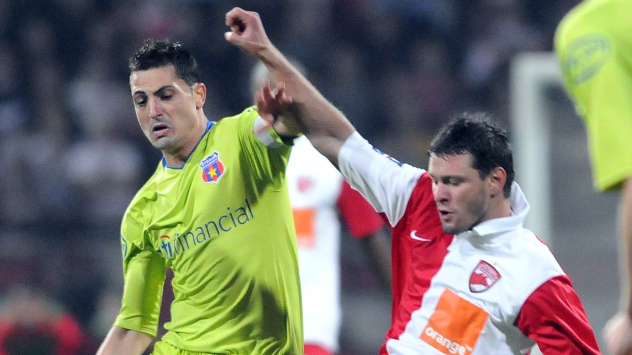 28 mai, ziua în care Dinamo a bătut Steaua cu 7-0 în Ghencea! Marius Niculae vs Mirel Rădoi și Cornel Dinu vs Victor Pițurcă 28 mai, ziua în care Dinamo a bătut Steaua cu 7-0 în Ghencea! Marius Niculae vs Mirel Rădoi și Cornel Dinu vs Victor Pițurcă