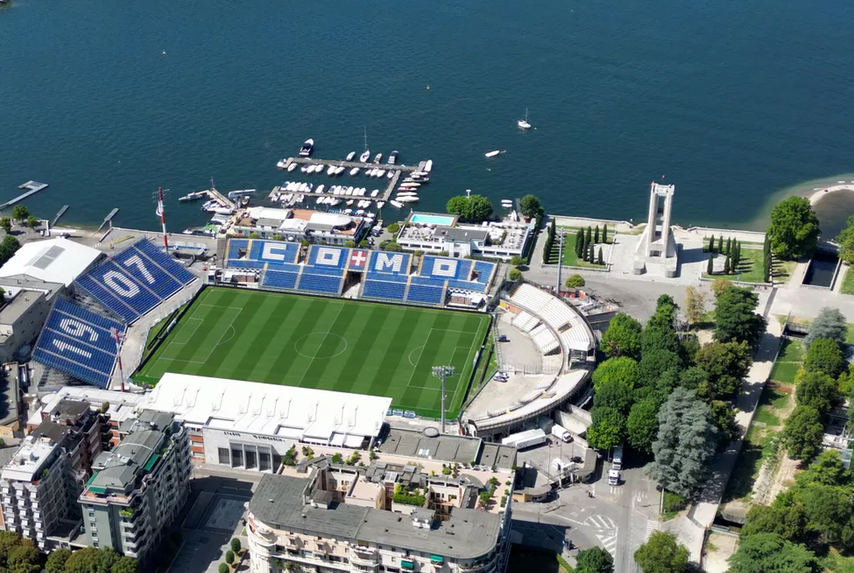 UEFA ar putea interzice meciurile pe „cel mai frumos stadion din Europa” » Arena are nevoie de modificări urgente UEFA ar putea interzice meciurile pe „cel mai frumos stadion din Europa” » Arena are nevoie de modificări urgente
