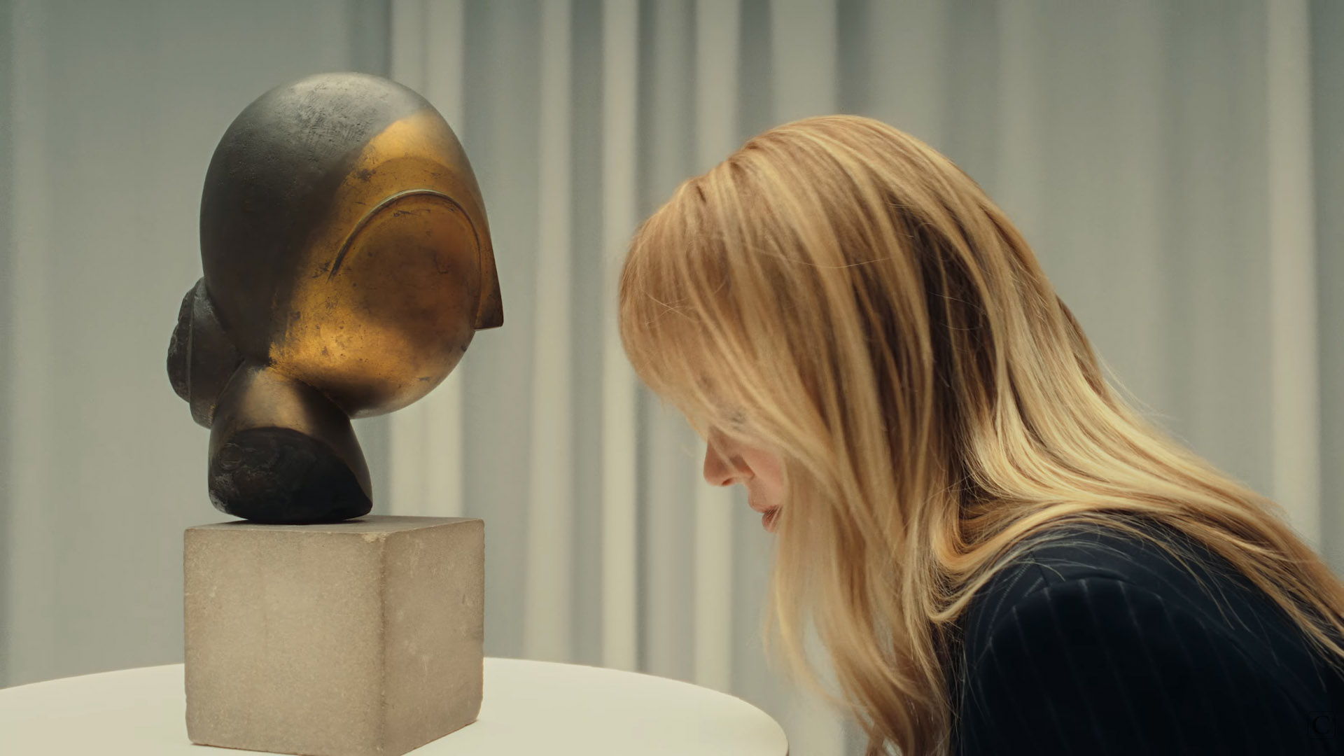Nicole Kidman și Danaida lui Brâncuși. Cum a promovat sculptura ce urmează să fie scoasă la vânzare pentru o sumă fabuloasă Nicole Kidman și Danaida lui Brâncuși. Cum a promovat sculptura ce urmează să fie scoasă la vânzare pentru o sumă fabuloasă