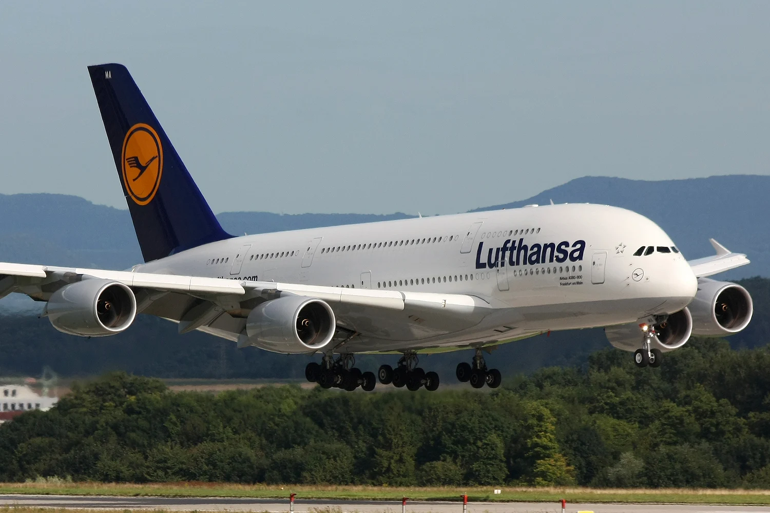 Avion Lufthansa în zbor