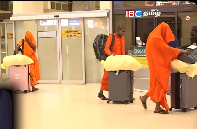 Călugării s-au întors cu droguri din excursie. FOTO Captură YouTube IBC Tamil TV