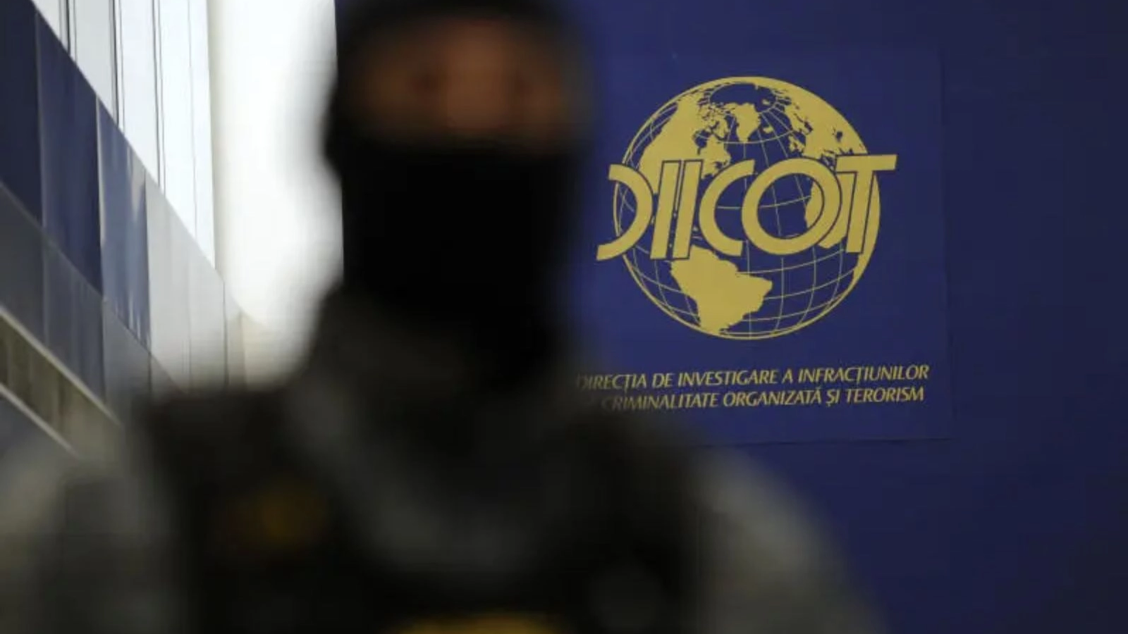 Descinderi DIICOT la Poliția de frontieră Siret și în zeci de locații : Marfă de contrabandă adusă din Ucraina
