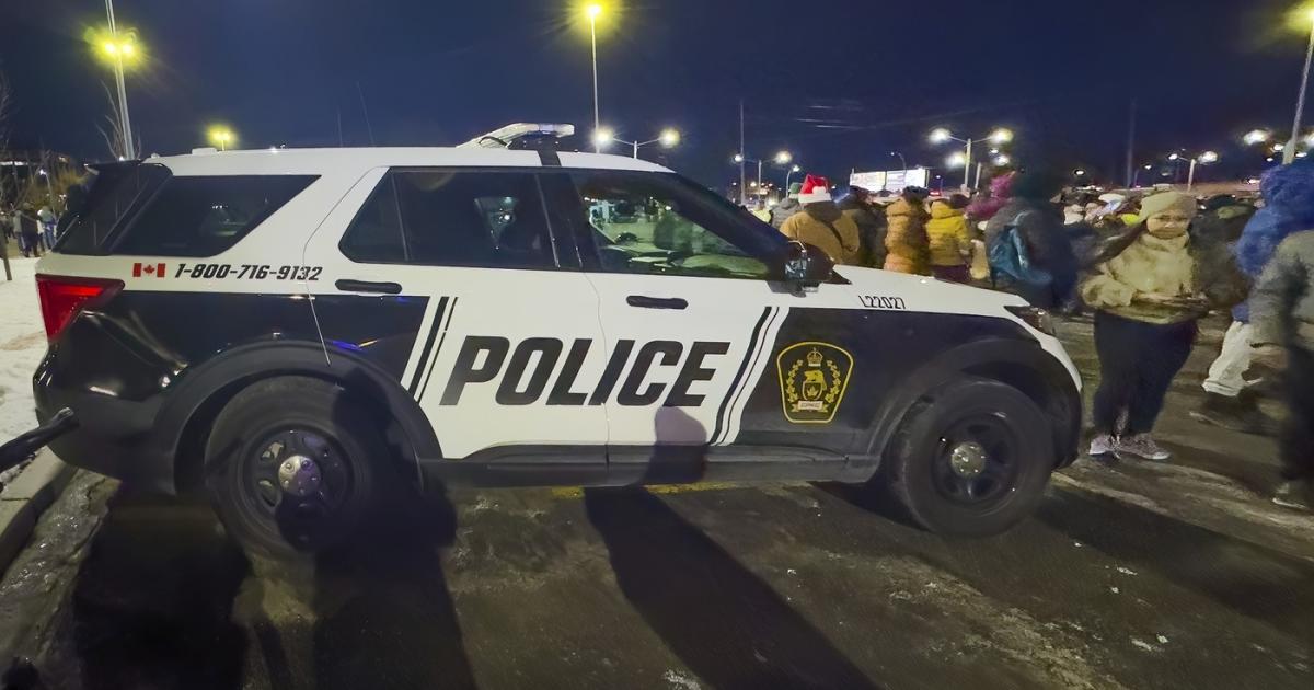 Poliţia din Canada a arestat 46 de persoane, majoritatea români. Ce făceau suspecţii Poliţia din Canada a arestat 46 de persoane, majoritatea români. Ce făceau suspecţii