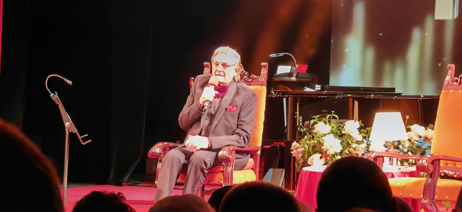 VIDEO. Clujul l-a sărbătorit pe marele actor Florin Piersic. Aplauze în picioare la gala aniversară de la Teatrul Național VIDEO. Clujul l-a sărbătorit pe marele actor Florin Piersic. Aplauze în picioare la gala aniversară de la Teatrul Național