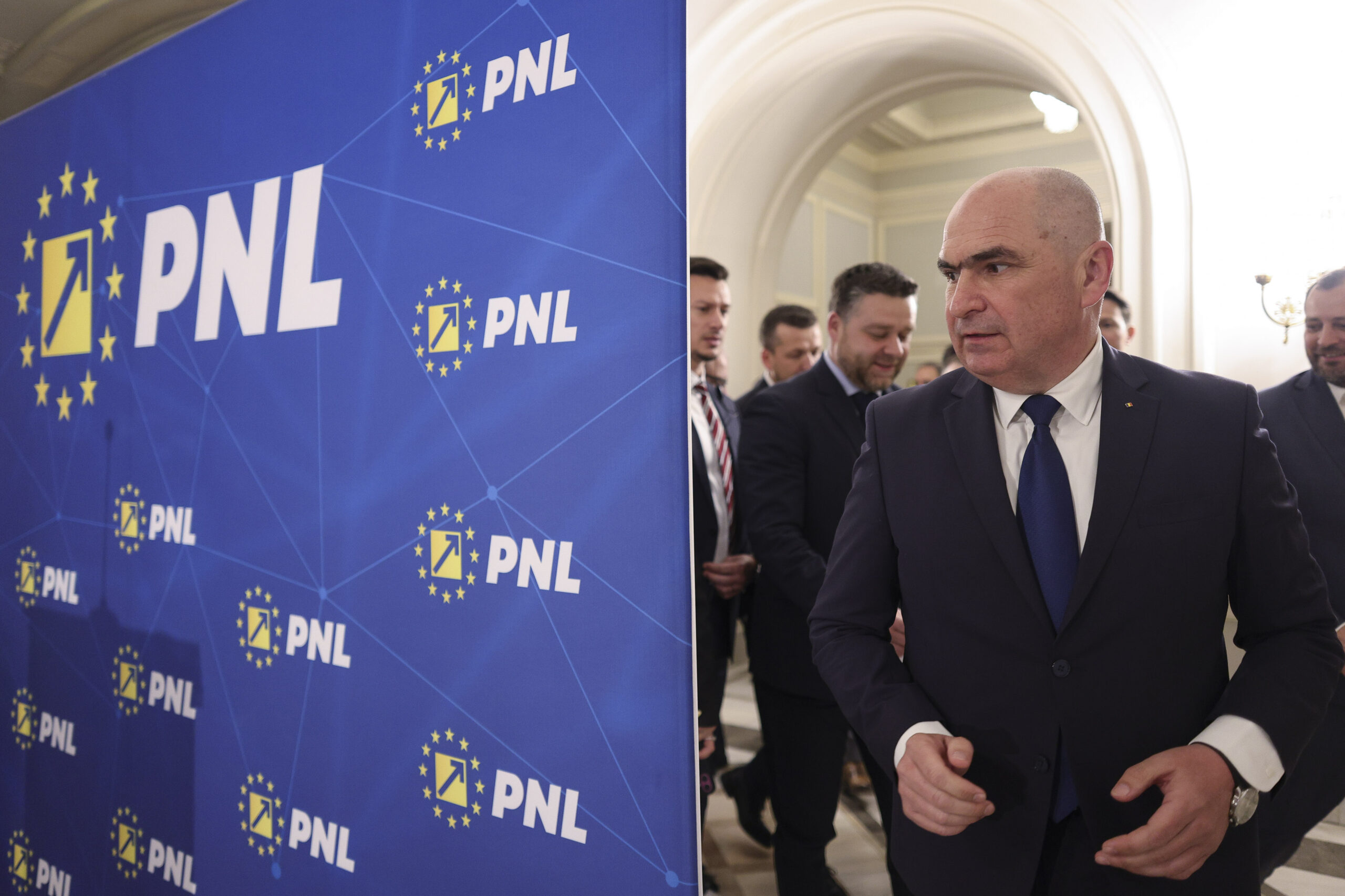 Efectele neașteptate ale moțiunii de cenzură contra lui Bolojan: abia acum, ideea unui nou partid a prins forță Efectele neașteptate ale moțiunii de cenzură contra lui Bolojan: abia acum, ideea unui nou partid a prins forță