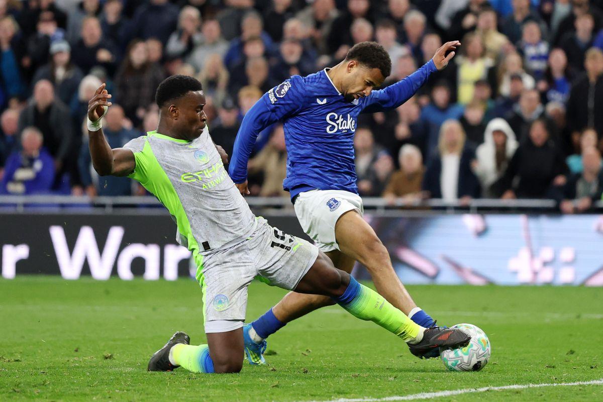 Everton întoarce spectaculos și o încurcă pe Manchester City » Lovitură grea pentru „cetățeni” în lupta la titlu Everton întoarce spectaculos și o încurcă pe Manchester City » Lovitură grea pentru „cetățeni” în lupta la titlu