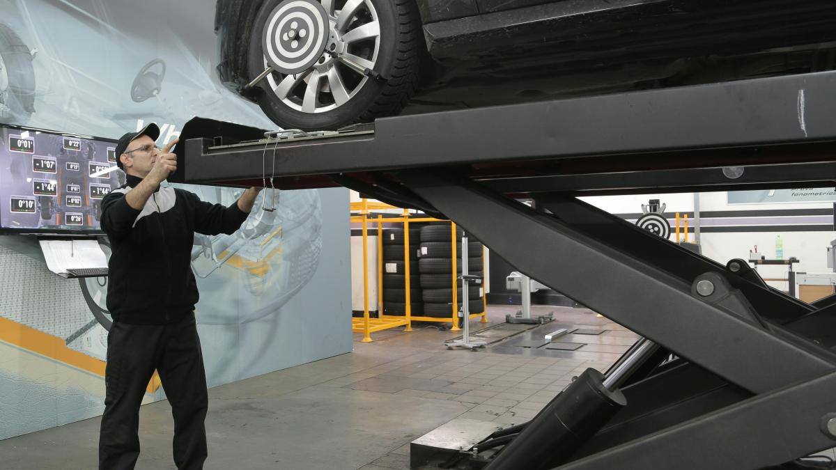 Cum „fentează” unii şoferi inspecţiile tehnice ale autoturismelor. Avertismentul unui expert: Riscuri majore Cum „fentează” unii şoferi inspecţiile tehnice ale autoturismelor. Avertismentul unui expert: Riscuri majore