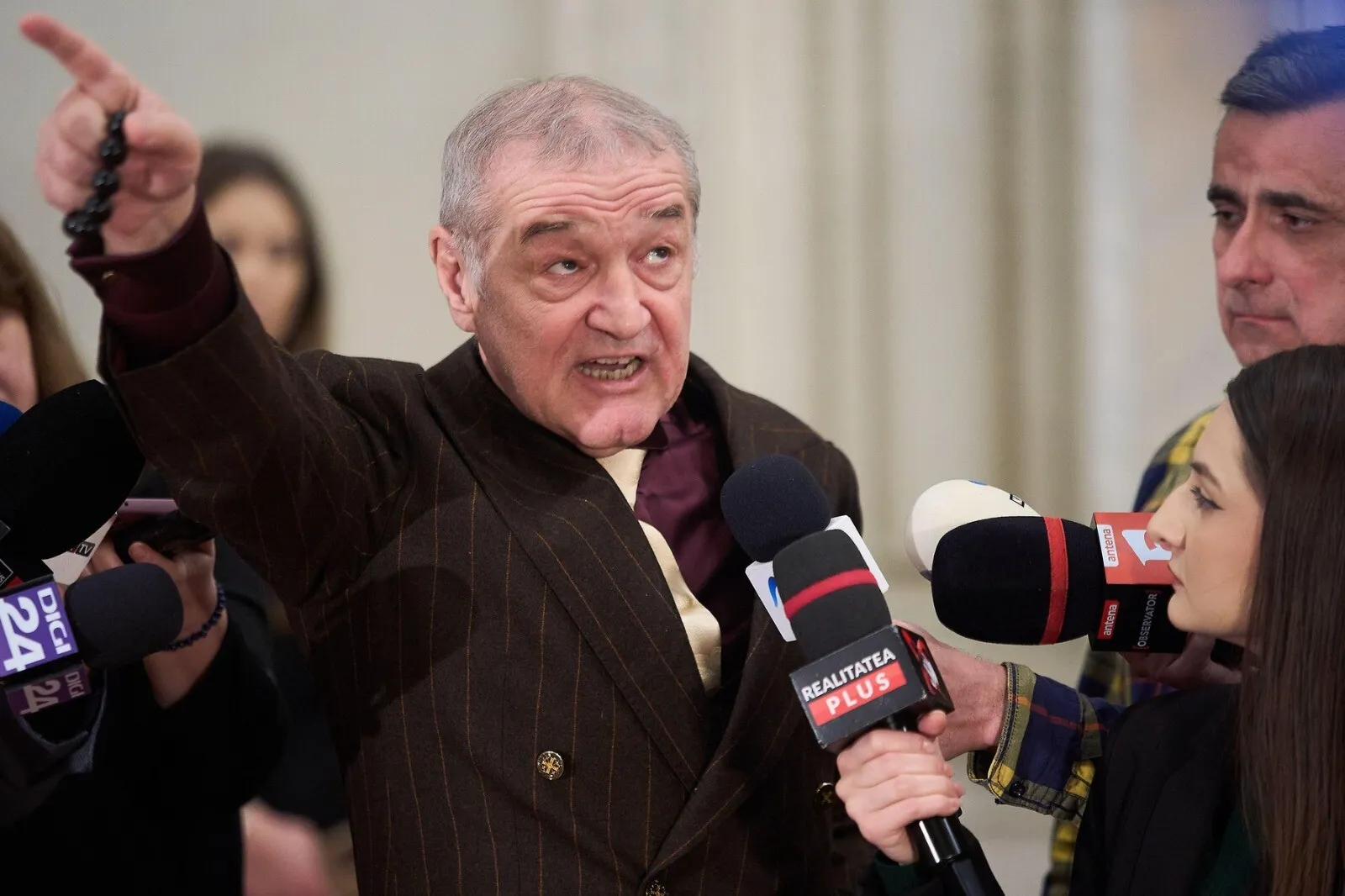Gigi Becali, în culmea fericirii după ce CCR a respins ‘Legea Novak’: ‘Acum vom băga legea pe care o am eu. Avem motiv’ Gigi Becali, în culmea fericirii după ce CCR a respins ‘Legea Novak’: ‘Acum vom băga legea pe care o am eu. Avem motiv’