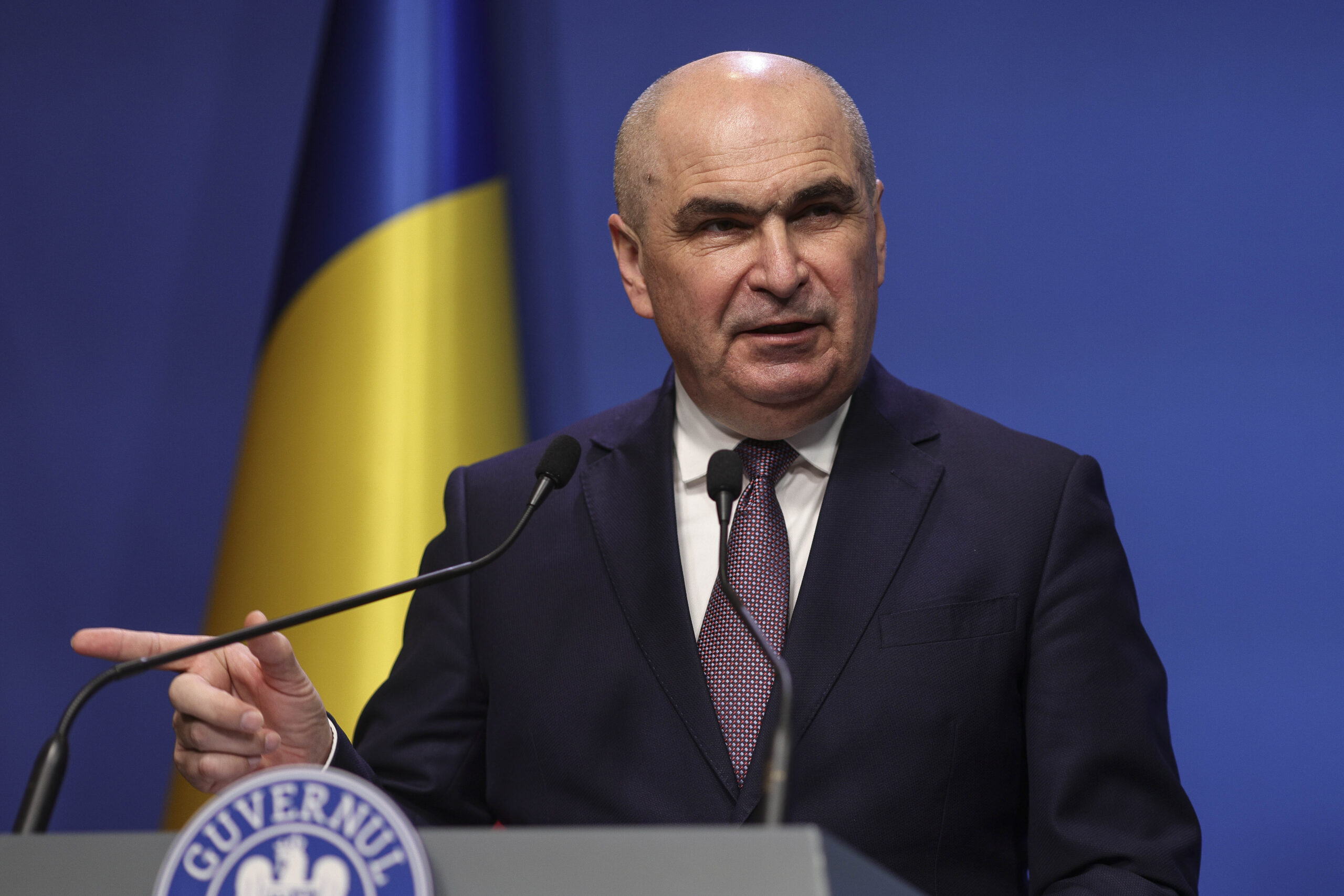 Ce fel de premier susține Bolojan că vrea PSD: „Alții să șurubărească pe la spate”