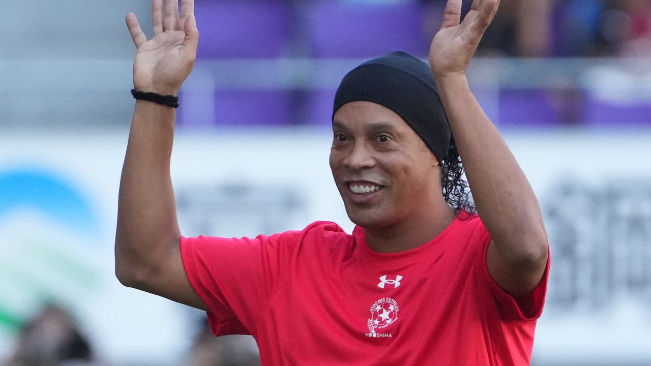 Nu e glumă! Ronaldinho și-a anunțat obiectivul, după ce a revenit în fotbalul profesionist la 46 de ani Nu e glumă! Ronaldinho și-a anunțat obiectivul, după ce a revenit în fotbalul profesionist la 46 de ani